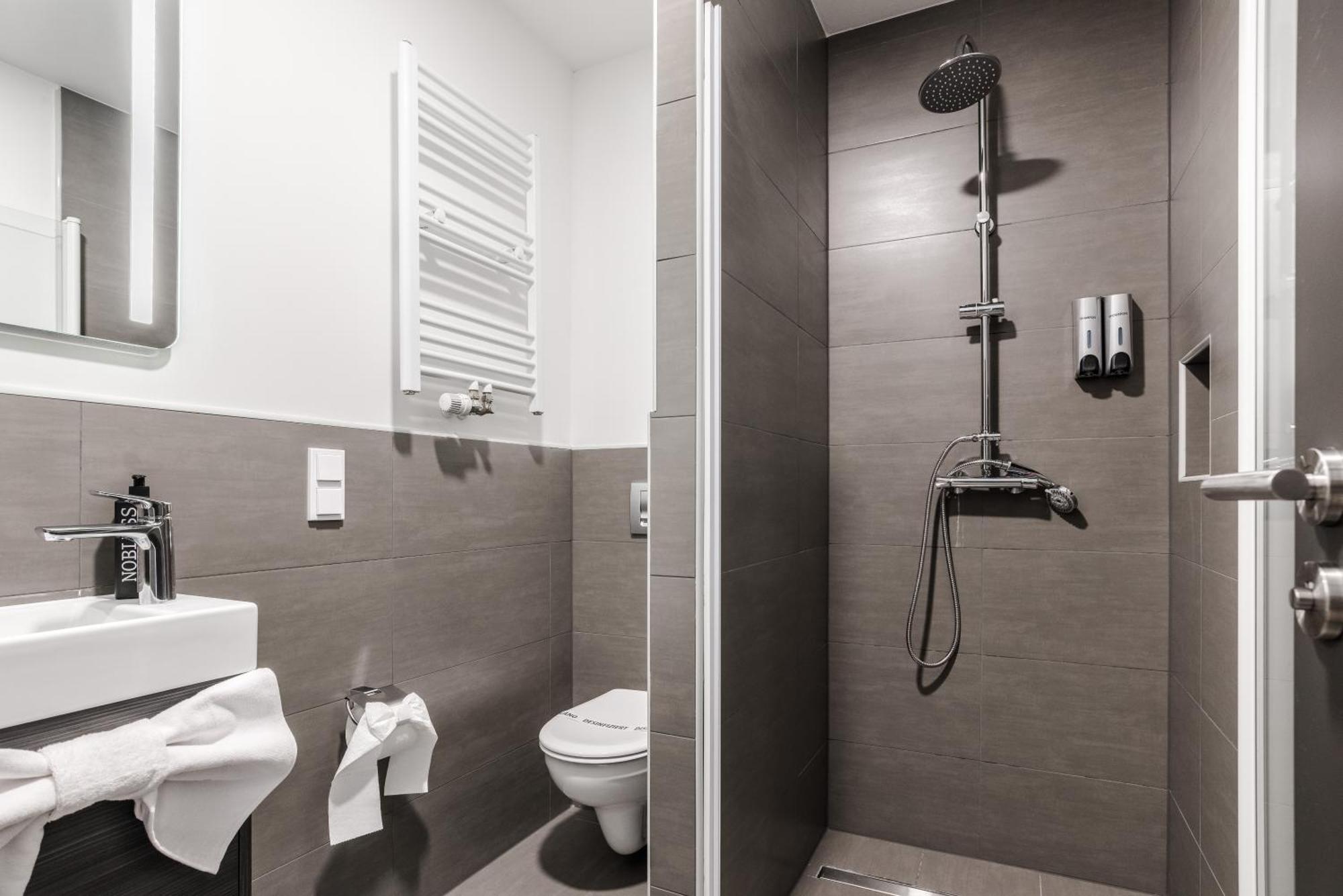 Hotel Montenegro Worms Eksteriør bilde